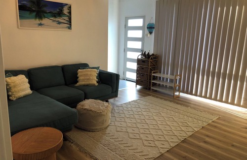 Chittaway Bay Maison | Cosy beach style house. Walking distance to lake and 10 minutes drive to beach