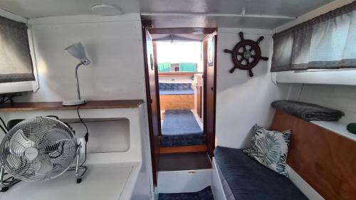Sant Adria de Besos Location De Bateaux | COSY BOAT FLAT at BARCELONA BEACH