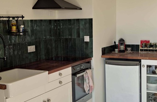 Chateauneuf-de-Gadagne Appartement | Cosy, bright apartment overlooking the Luberon