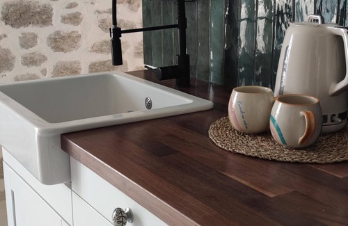 Chateauneuf-de-Gadagne Appartement | Cosy, bright apartment overlooking the Luberon