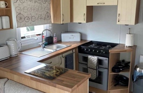 Tunstall Maison | Cosy Caravan Just 5 min Walk to the Beach