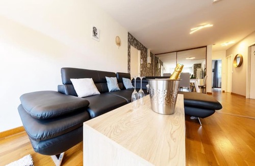 Reims City Centre Appartement | Cosy Cathedral (parking, Wifi)