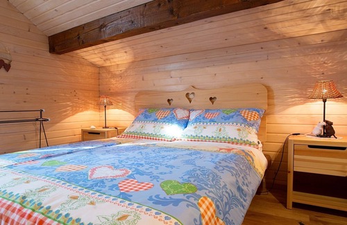 Ambroz pod Krvavcem Chalet De Ski | Cosy Chalet in Cerklje na Gorenjskem with Mountain Views