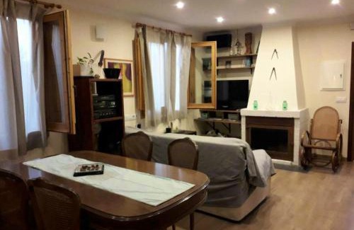 Avinyonet del Penedes Chalet De Ski | Cosy Chalet in L'Arboçar with Private Pool, 65 sqm