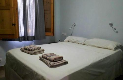 Avinyonet del Penedes Chalet De Ski | Cosy Chalet in L'Arboçar with Private Pool, 65 sqm