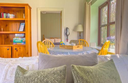 Kewstoke Maison | Cosy & Characterful, Seaside Cottage, Dog Friendly
