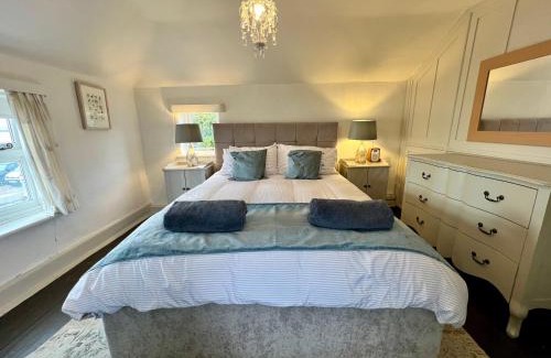Layer Marney Maison | Cosy Coastal 2-Bedroom Cottage with Hot Tub and Log Burner
