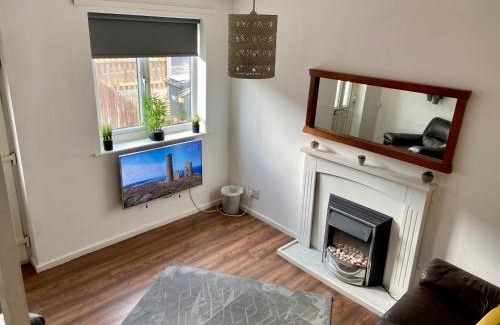 Healey Lane Maison | Cosy Contractors Retreat in Batley - sleeps 3