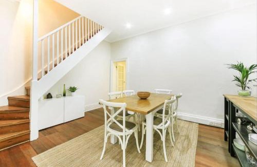 Pyrmont Maison | Cosy Cottage Funky ICC Darling Harbour Sydney