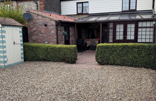 West Runton Cottage | Cosy cottage in west runton, close to the beach, pet friendly