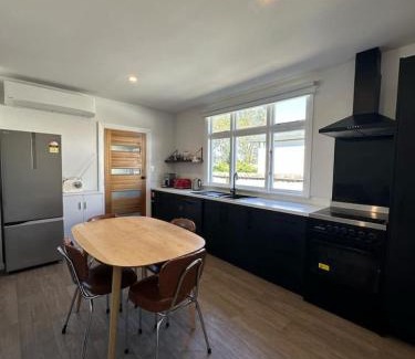 Methven Maison | Cosy Cottage on Allen St
