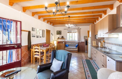 Durcal Autre | Chalet confortable avec piscine, jardin et wifi