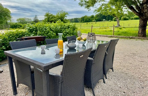 Laviron Cottage | Gîte cosy avec vue reposante et barbecue extérieur