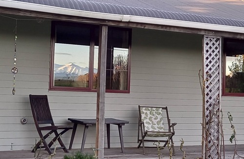 Darfield Cottage | Cosy country cottage retreat - close to the airport and the mountains