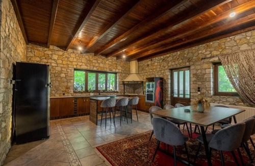 Larissa Autre | Cosy country house. Family - sized place.