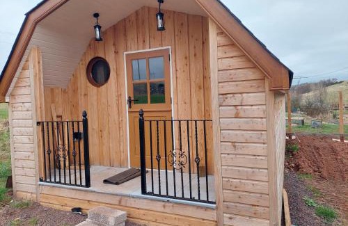 Laurencekirk Maison | Cosy Countryside Cabin - Sleeps 2 Parking & Farm