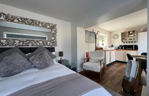 Newton St Loe Appartement | Cosy countryside stay near Bath with free parking