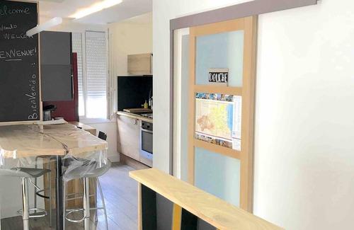 Les Platanes Appartement | Appart DESIGN 60m2, 2 ch , 10 min plage full climatisation,wifi,parking, centre