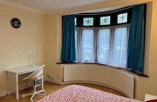 Mayfield Maison | Cosy Double Room in a Shared House