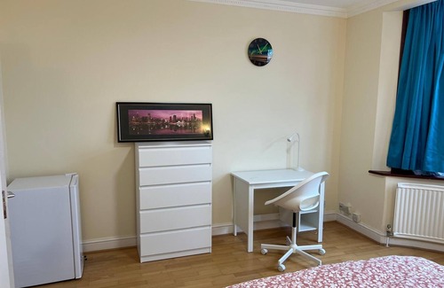 Mayfield Maison | Cosy Double Room in a Shared House
