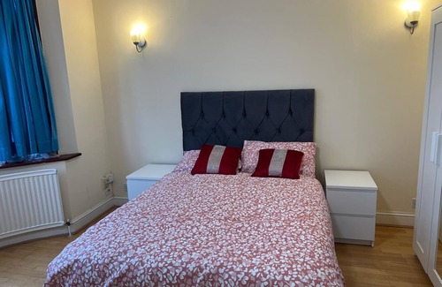 Mayfield Maison | Cosy Double Room in a Shared House