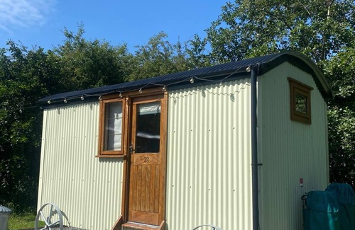 Higher Walton Cabine | Cosy En-suite Shepherd Huts in beautiful wooded area.