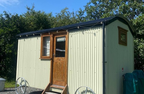 Higher Walton Cabine | Samlesbury Hall Shepherd's Hut