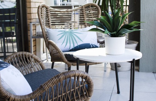 Caloundra Appartement | Cosy Family Friendly, Beachside Unit, Views, Walk Everywhere. Long stays welcome