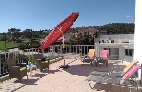 Alethriko Appartement | Confortable * Adapté aux familles * 3BDR / Appartement avec piscine - WIFI gratuit