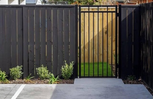Sydenham Maison | Cozy Family Haven by Waltham Pool