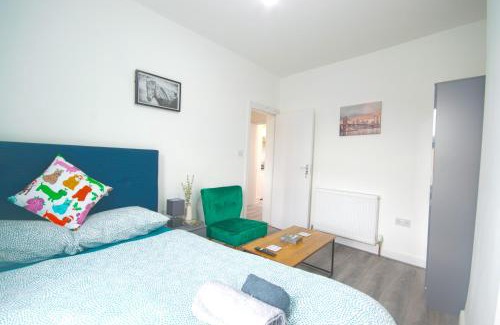 Waltham Forest Appartement | Cosy family home w/Wi-Fi, parking, self check-in