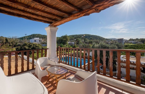 Sant Carles de Peralta Villa | Agréable villa avec piscine, court de padel et terrain de football - Can Gat Ibiza