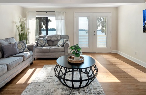 Quincy Maison | Cosy for 4 on Lake Talquin with dock and boathouse