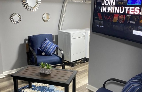 Brownsville Appartement | Cosy Furnished Room with all amenities.