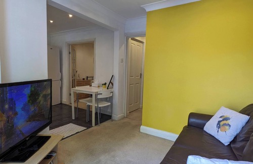 Pinner South Maison | Cosy Garden Flat near Pinner Station Free Parking