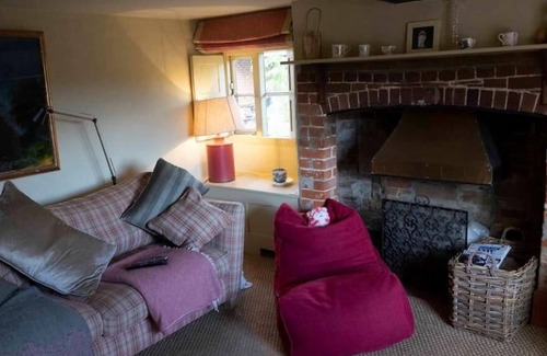 Axford Cottage | Cosy Wiltshire Cottage With Modern Extensions and Extensive Garden