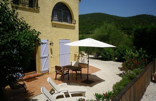 Le Luc Appartement | Gîte Amethyste dans villa á la campagne Centre Var