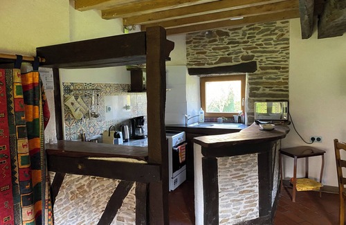 Saint-Laurent Cottage | Cosy gîte in a manor house with private terrace on a 7-hectare property