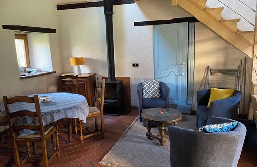 Saint-Laurent Cottage | Cosy gîte in a manor house with private terrace on a 7-hectare property