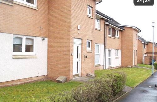 Motherwell Appartement | Cosy HLA king court 3