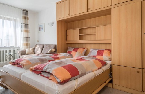 Bodolz Appartement | Cosy holiday apartment Höscheler Klein with terrace and Wi-Fi; parking available