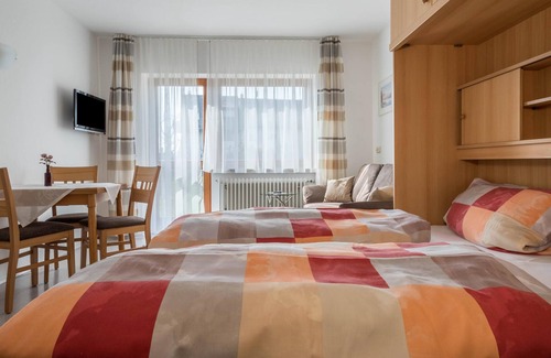 Bodolz Appartement | Cosy holiday apartment Höscheler Klein with terrace and Wi-Fi; parking available