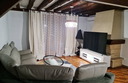 Vernon Maison | Maison Chaleureuse avec Jardin et Parking