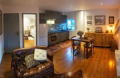 Savenay Maison | Cosy house with private garden and warm decor