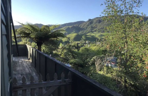 Lake Okareka Maison | Cosy Lake Bach