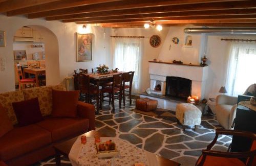 Kalivia Maison | Cosy lake house, μια ανάσα πριν τη λίμνη