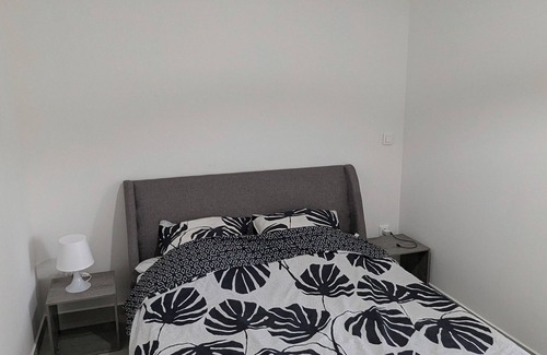 Rognac Lit Et Petit-Déjeuner | Petit appartement cosy en provence, idéal pour un long week end en amoureux.