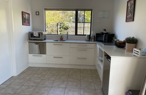 Waipara Lit Et Petit-Déjeuner | Cosy little getaway with amazing hot tub and wineries on your doorstep