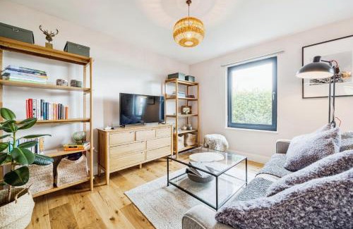 Cove Maison | Cosy Lochside Cottage with Mountain and Sea Views