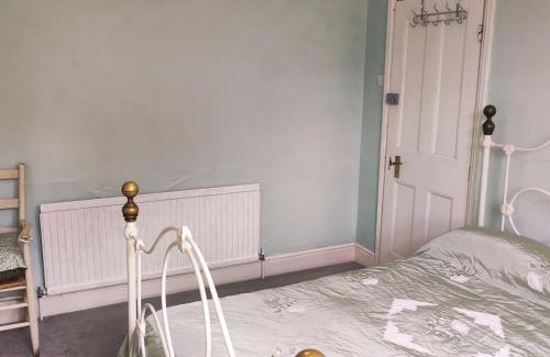 Collier's Wood Maison | Cosy London double room near Wimbledon